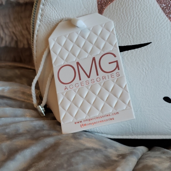 OMG ACCESSORIES UNICORN CRITTER MAKE UP CASE - Picture 6 of 6